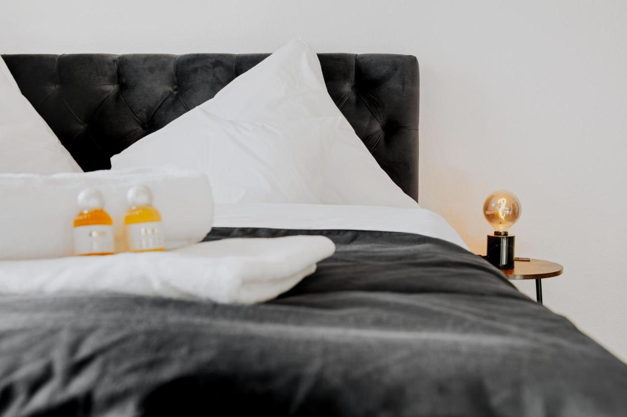 Blissplace 3 Zi Premium Apartment Nahe Getec Arena Mit Kingsize Betten Und Balkon Magdeburg Bagian luar foto